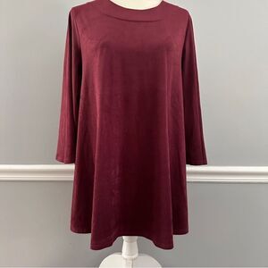 C Christian garnet dress, big sleeves and a black tie on the back. Size S